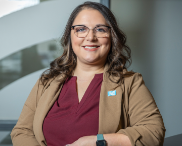 Holly Miller headshot